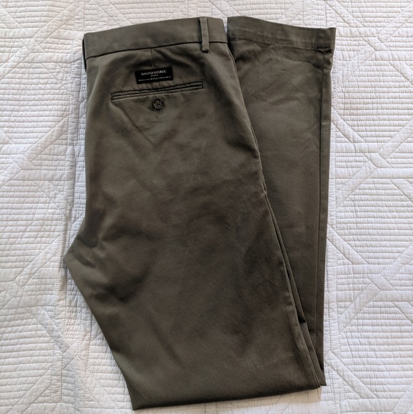 Banana Republic Other - Banana Republic tapered fit chinos